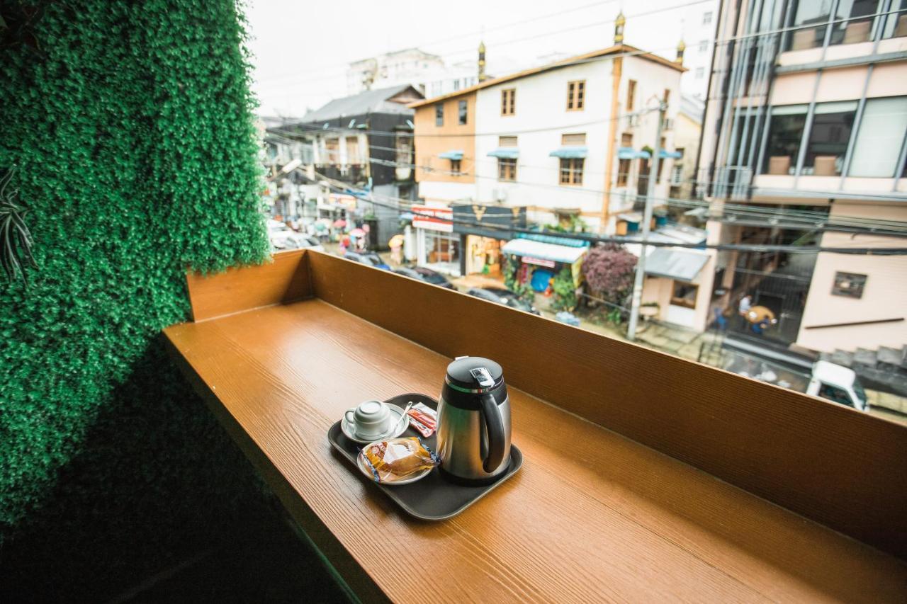 Хостел Rangoon Boutique House Екстер'єр фото